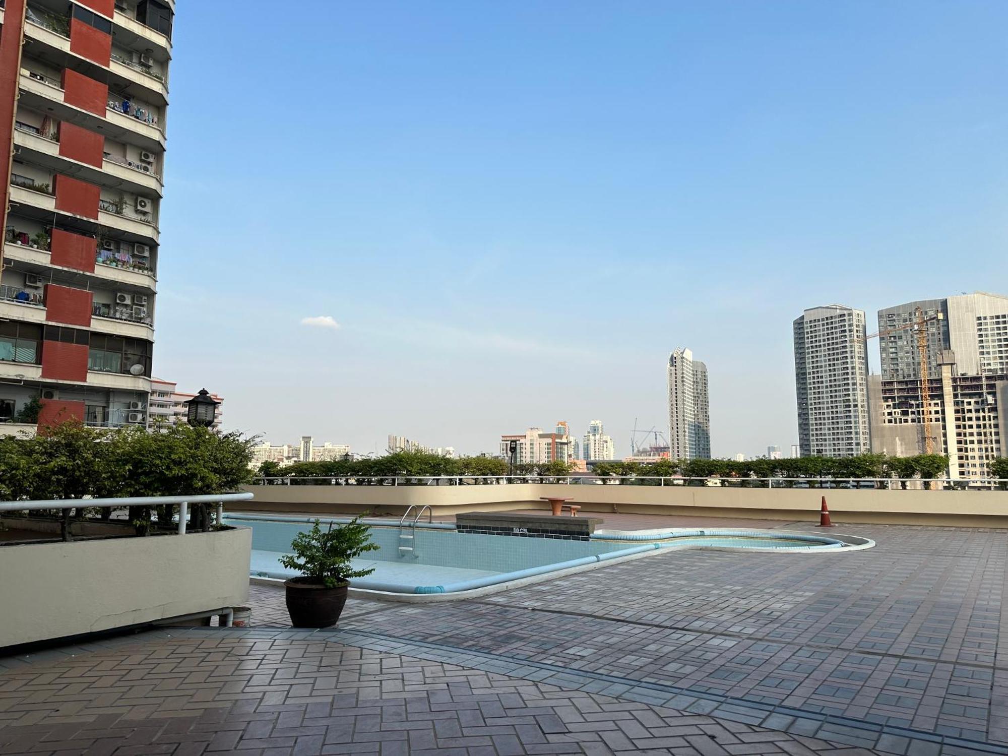 Country Complex Bangna Aparthotel Bangkok Exterior foto
