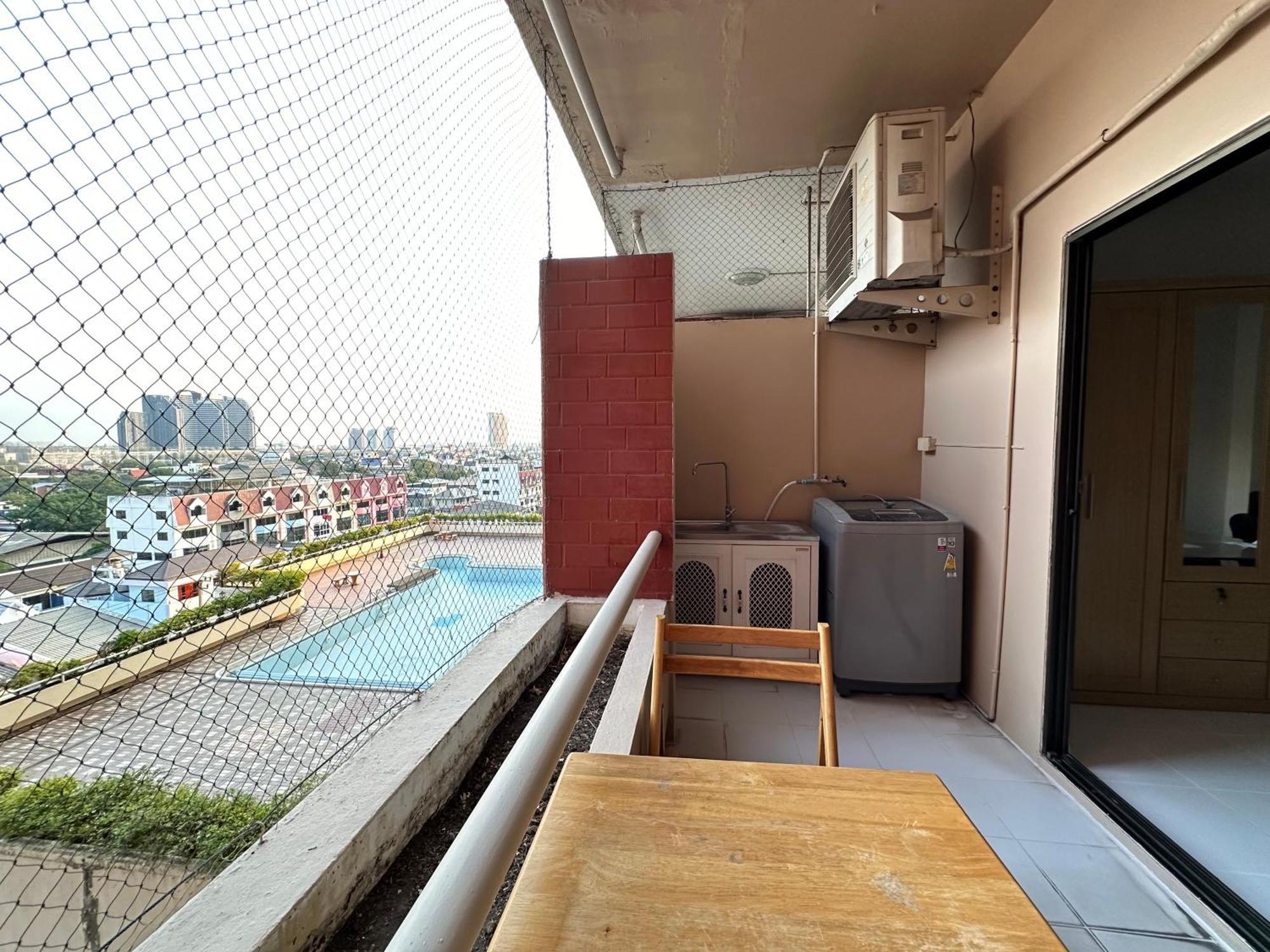 Country Complex Bangna Aparthotel Bangkok Exterior foto